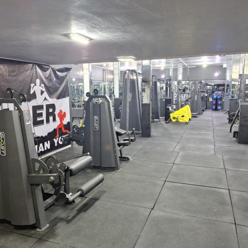 عکس آکادمی پرورش اندام وحید