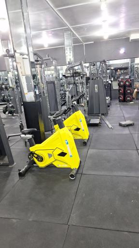 عکس آکادمی پرورش اندام وحید