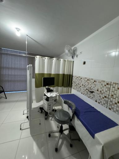 عکس کیلینیک عمومی و تخصصی یاسین