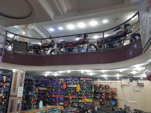 عکس فروشگاه موتور سیکلت خرمی