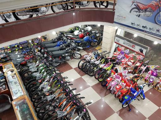 عکس فروشگاه موتور سیکلت خرمی