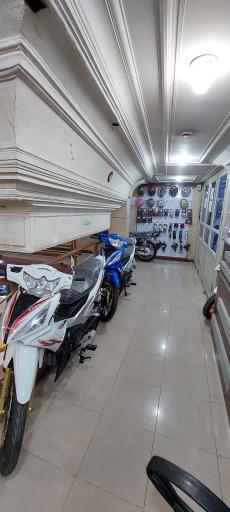 عکس فروشگاه موتور سیکلت خرمی