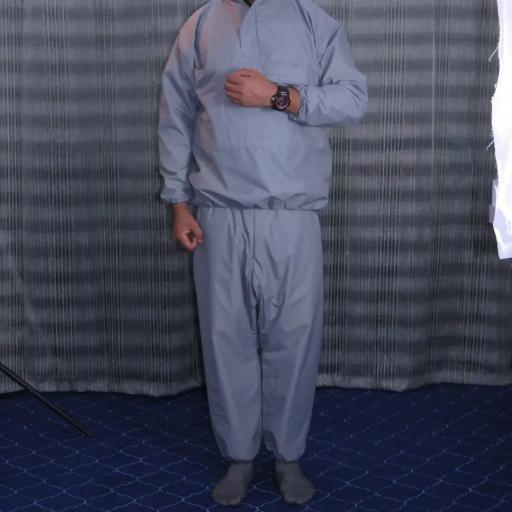 عکس تولیدی لباس بارانی و آبیاری و کشاورزی