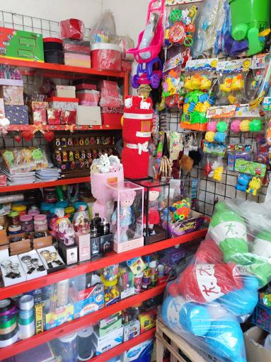 عکس فروشگاه اسباب بازی هلیوم