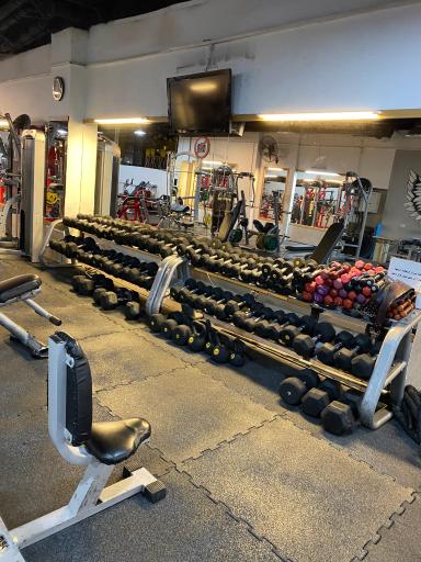 عکس باشگاه بدن سازی عرفان