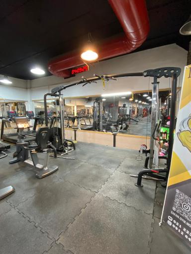 عکس باشگاه بدن سازی عرفان