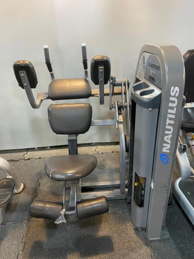 عکس باشگاه بدن سازی عرفان