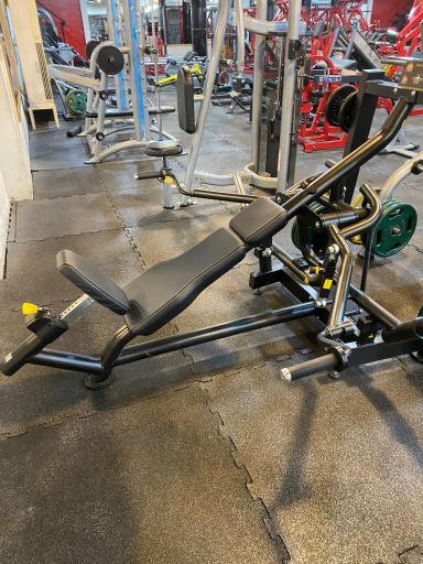 عکس باشگاه بدن سازی عرفان