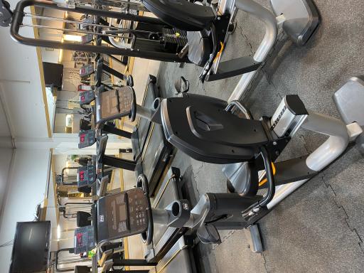 عکس باشگاه بدن سازی عرفان