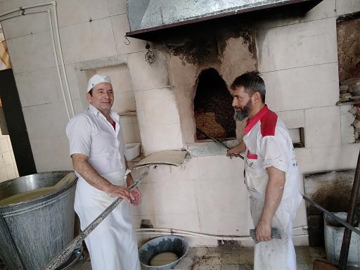 عکس نانوایی سنگک