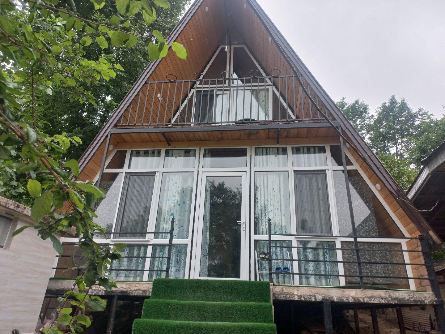 عکس کلبه سوئیسی کاج