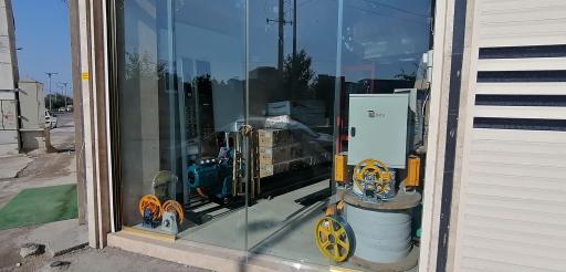 عکس آسانسور اطمینان