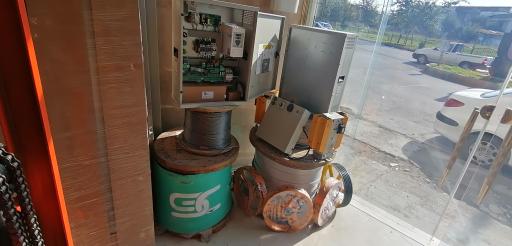 عکس آسانسور اطمینان