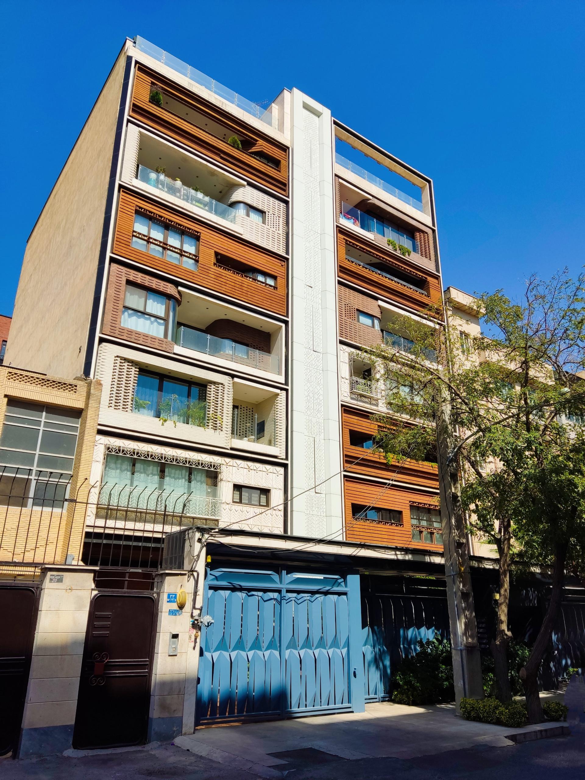 عکس عمارت ۱۲ بنا 