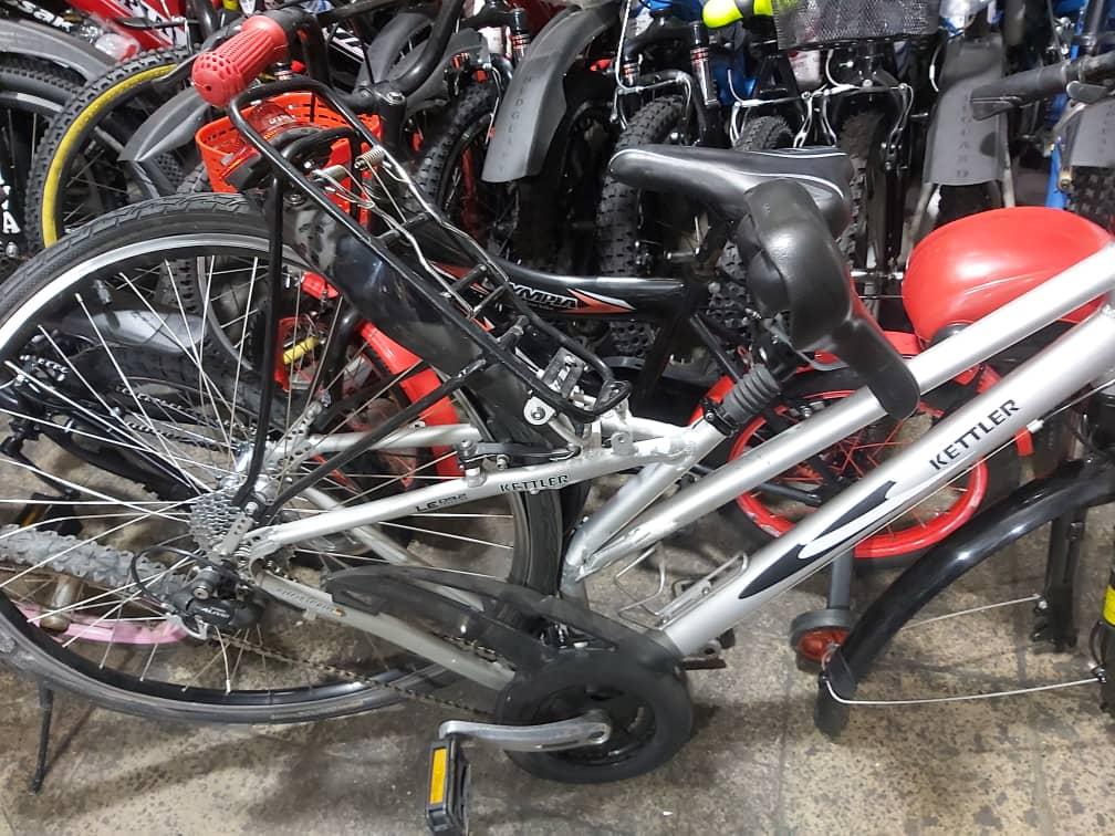 عکس فروشگاه و تعمیرات دوچرخه فعال