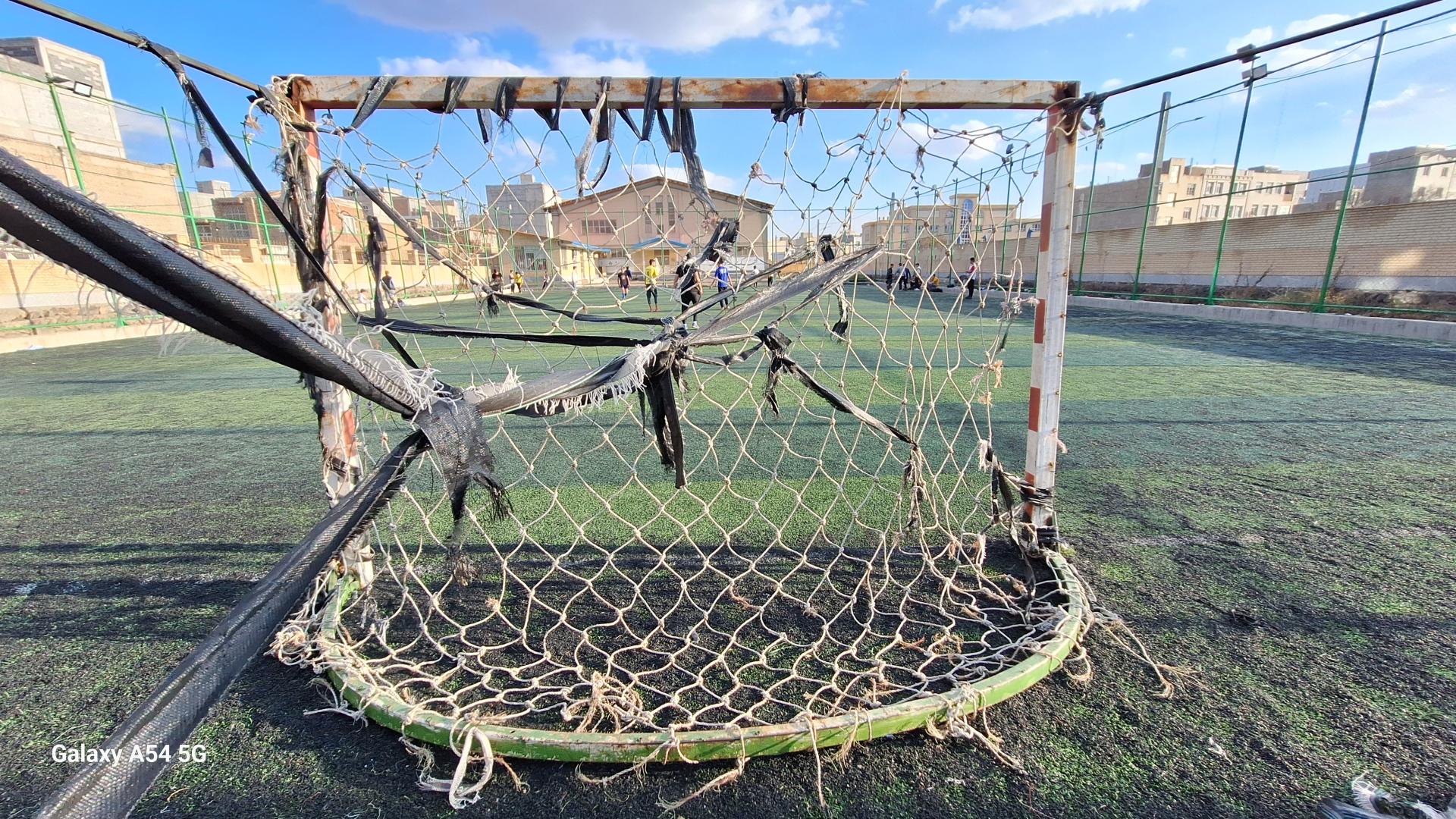 عکس استادیوم چمن مصنوعی برزگر