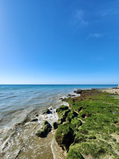 عکس ساحل و پارک سنگ سیاه شهرستان جاسک