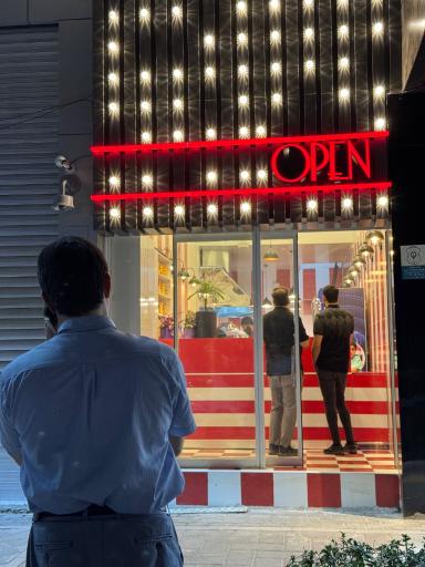 عکس برگرشاپ جنوبِ غرب