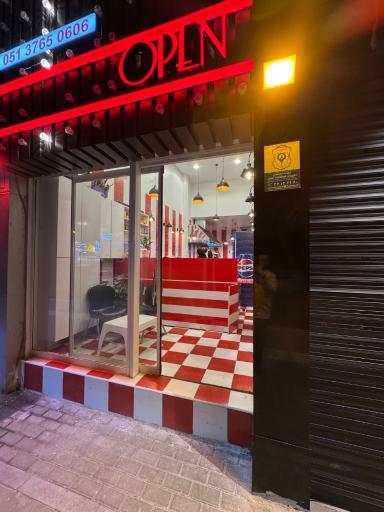 عکس برگرشاپ جنوبِ غرب