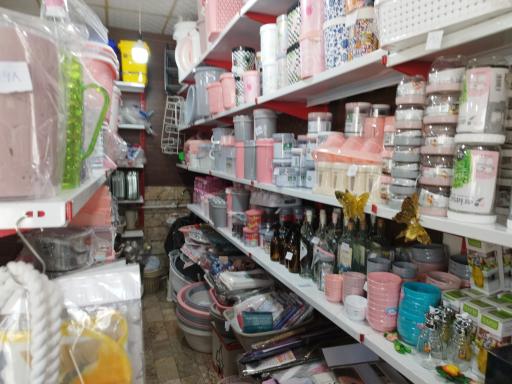 عکس ارزان سرای ظروف پلاستیکی تابان