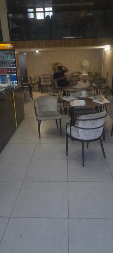 فست فود و فلافل سلف سرویس پاپریکا