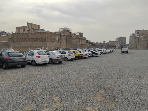 عکس پارکینگ شبانه روزی یاس