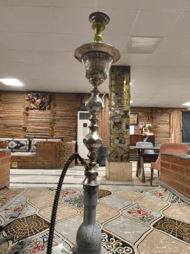 عکس سفره خانه کلبه چوبی