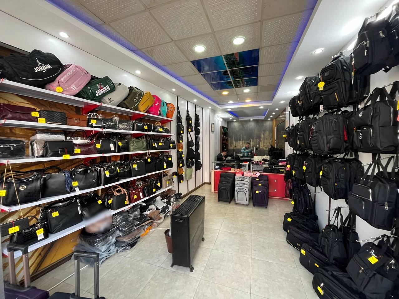 عکس تولیدی و پخش پارس کیف البرز