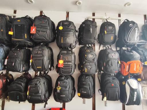 عکس تولیدی و پخش پارس کیف البرز