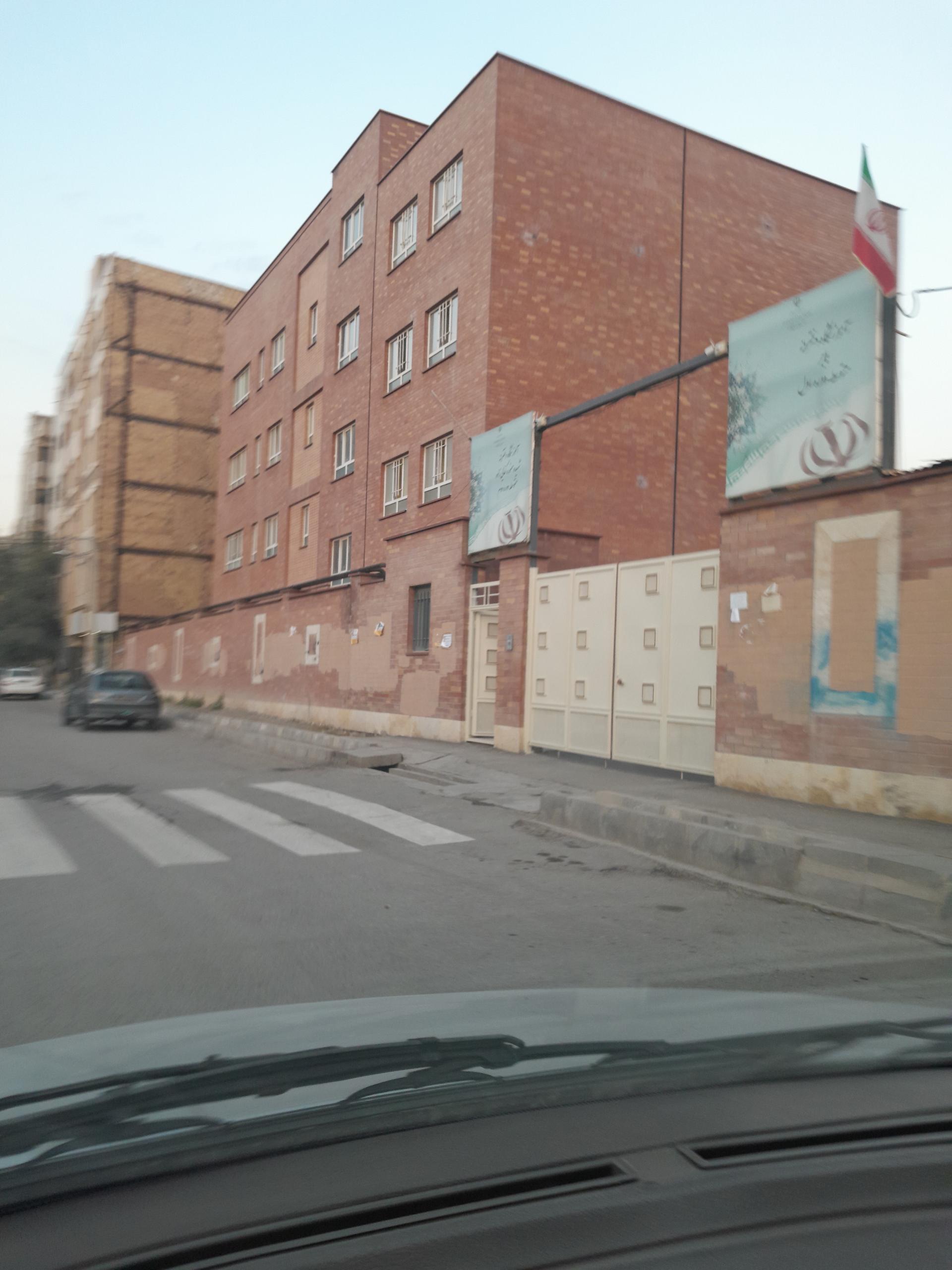 عکس دبیرستان شهید منوره کفائی زاده