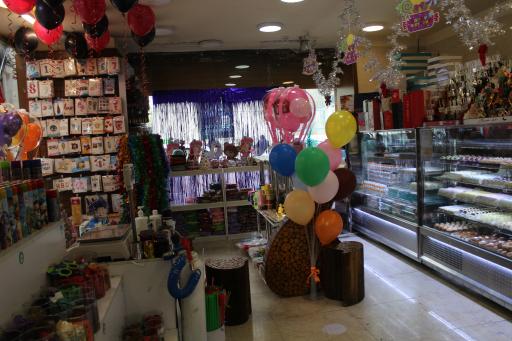 عکس کافه قنادی بامداد