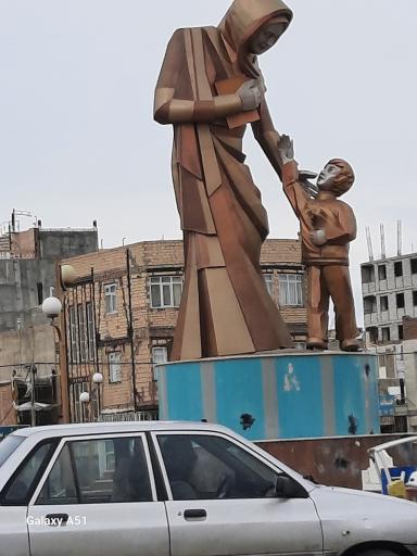 عکس میدان مادر