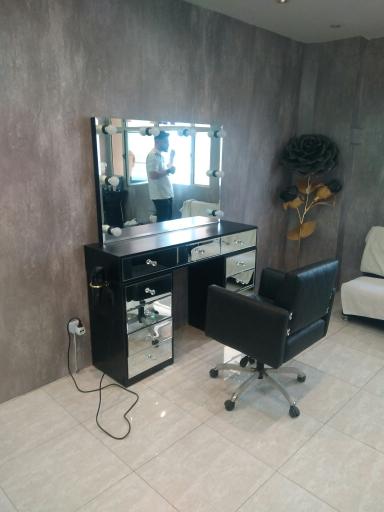 عکس آرایشگاه KHA3