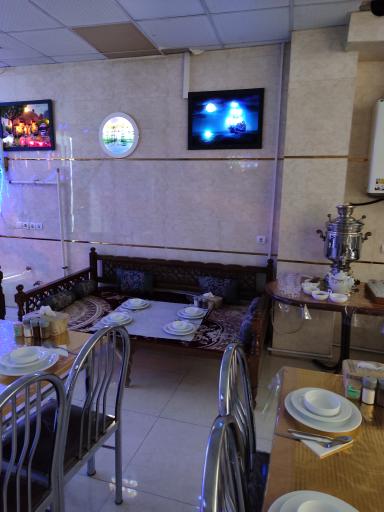 عکس غذاخوری عسل بانو 