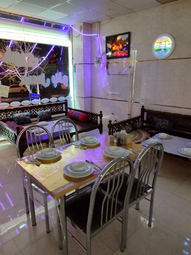 عکس غذاخوری عسل بانو 