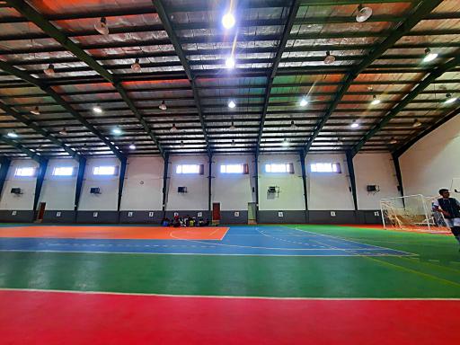 عکس سالن چند منظوره شهید عباس پور