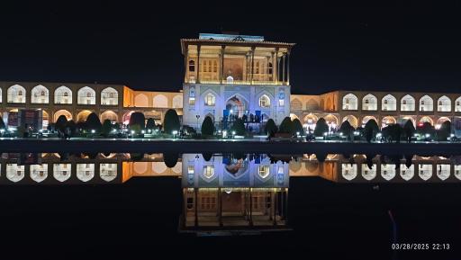 عکس عمارت عالی قاپو