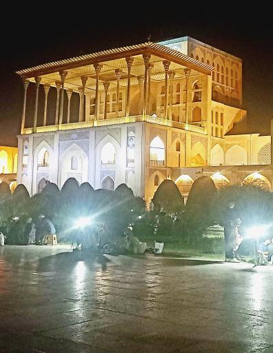 عکس عمارت عالی قاپو