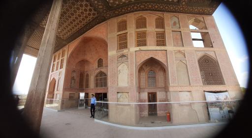 عکس عمارت عالی قاپو