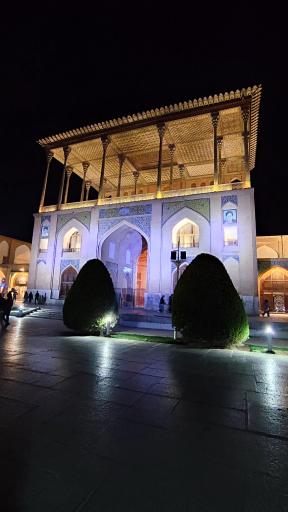 عکس عمارت عالی قاپو