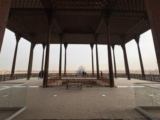 عکس عمارت عالی قاپو