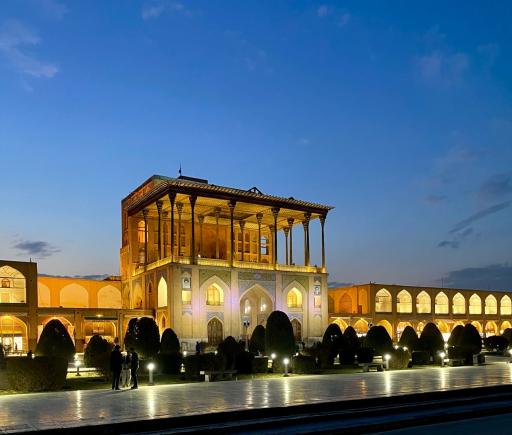 عکس عمارت عالی قاپو