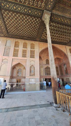 عکس عمارت عالی قاپو