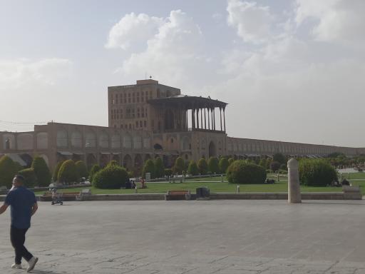 عکس عمارت عالی قاپو
