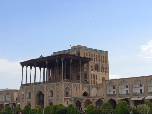 عکس عمارت عالی قاپو