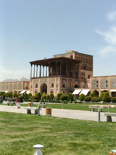 عکس عمارت عالی قاپو