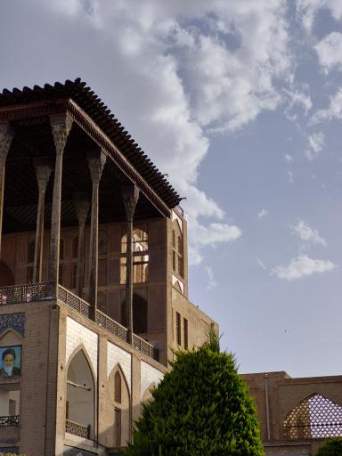 عکس عمارت عالی قاپو