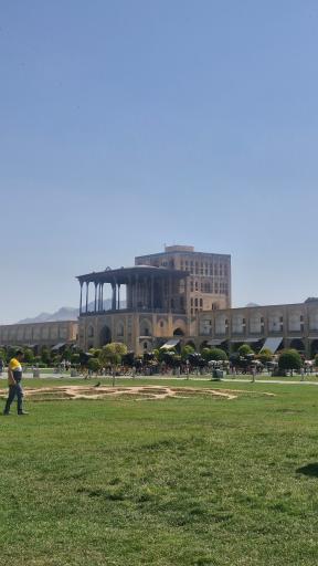 عکس عمارت عالی قاپو