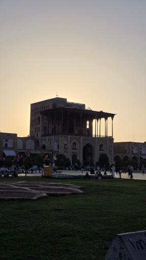 عکس عمارت عالی قاپو