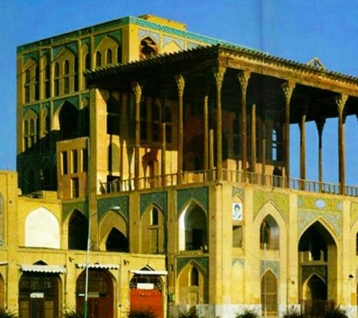 عکس عمارت عالی قاپو